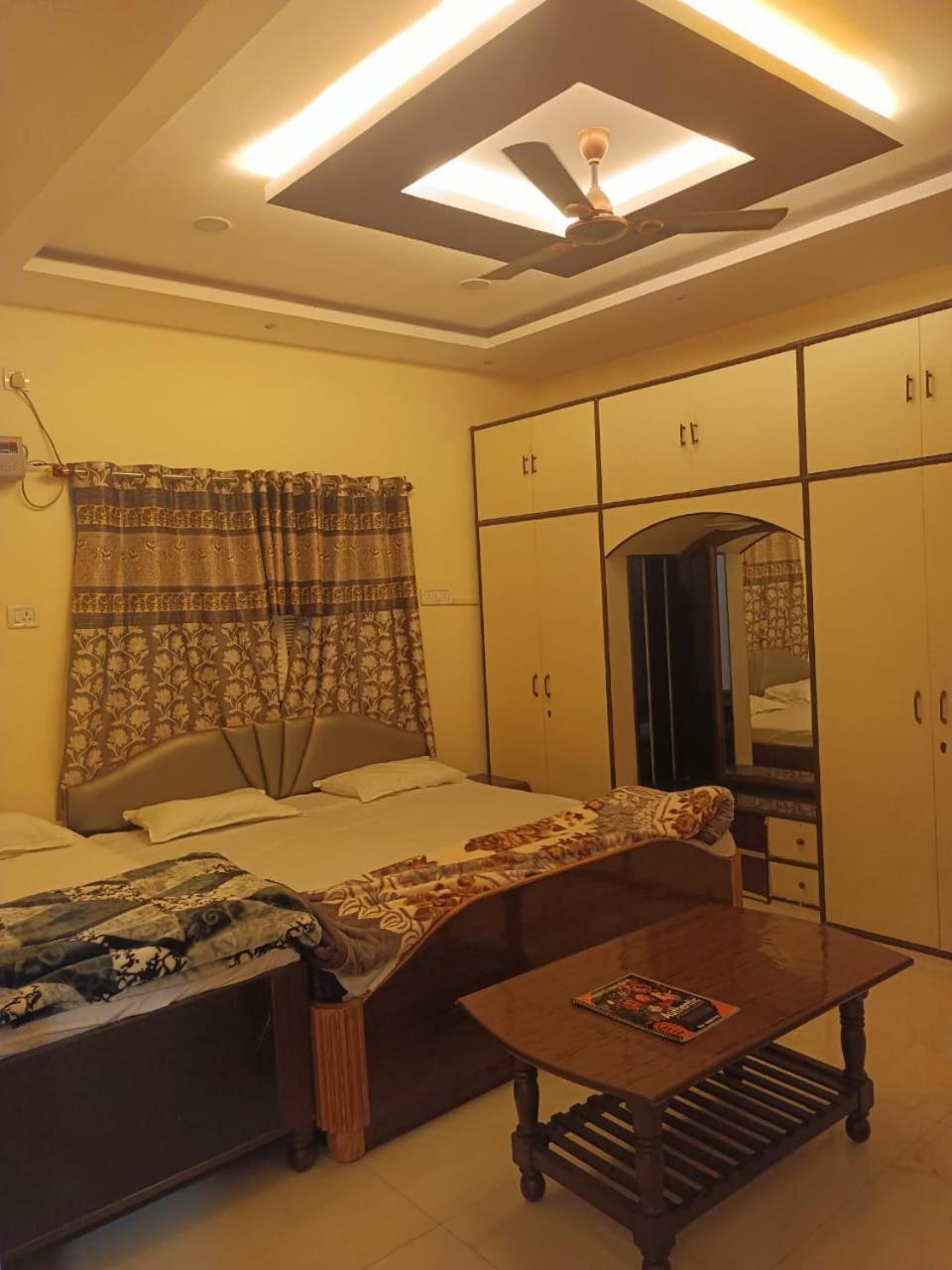 S Homestay *